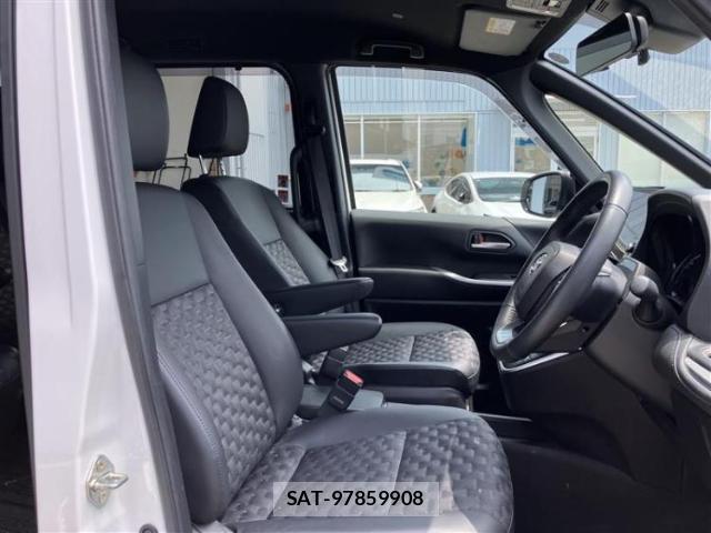 Toyota VOXY 2025-02 8878206-4