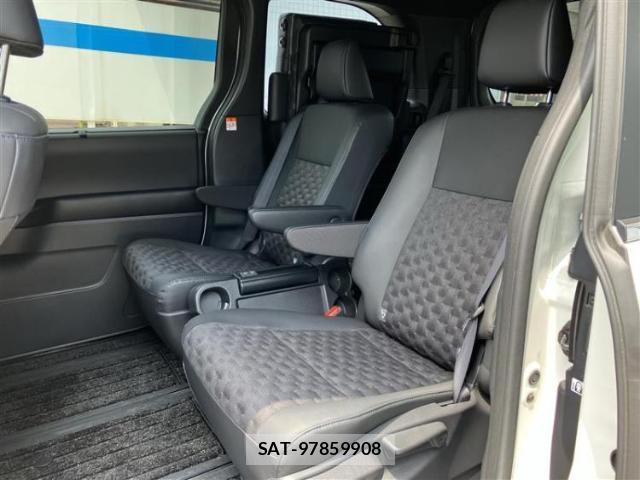 Toyota VOXY 2025-02 8878206-6