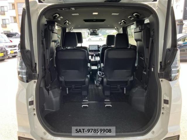 Toyota VOXY 2025-02 8878206-7