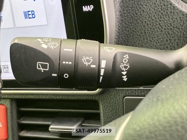 Toyota VOXY 2020-09 8878229-17