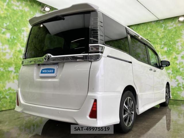 Toyota VOXY 2020-09 8878229-2