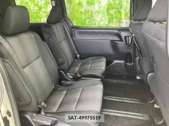 Toyota VOXY 2020-09 8878229-4