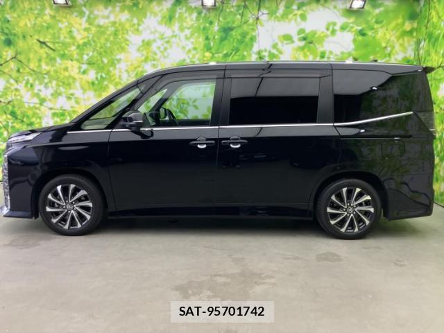 Toyota VOXY 2023-10 8878243-1