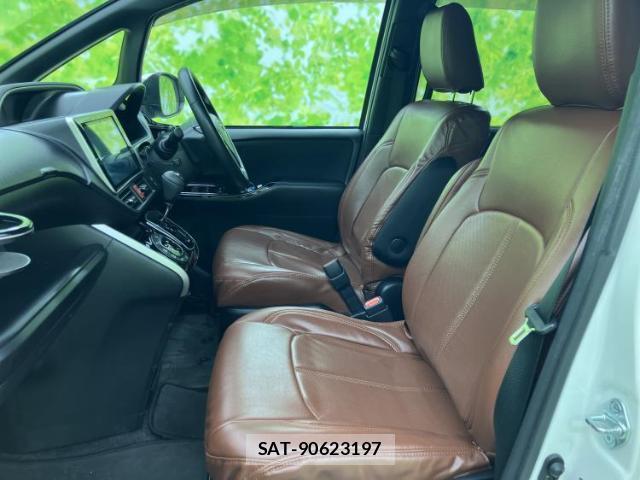 Toyota VOXY 2019-03 8878277-6