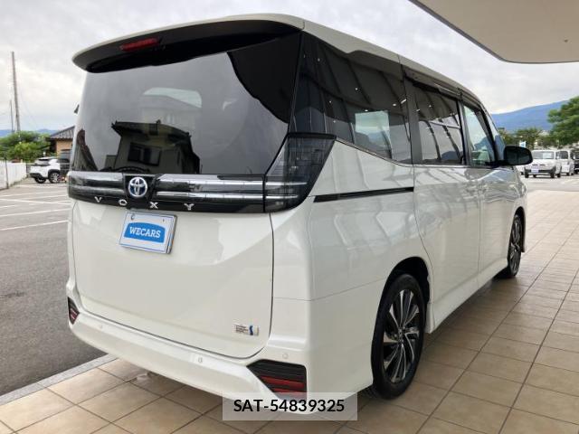Toyota VOXY 2024-06 8878296-2