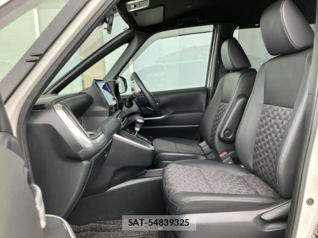 Toyota VOXY 2024-06 8878296-5
