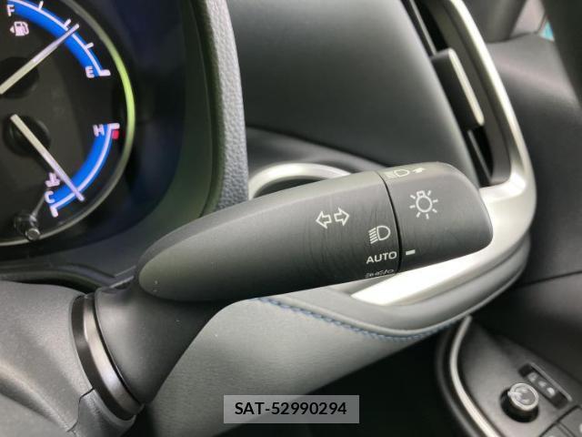 Toyota VOXY 2023-09 8878380-15