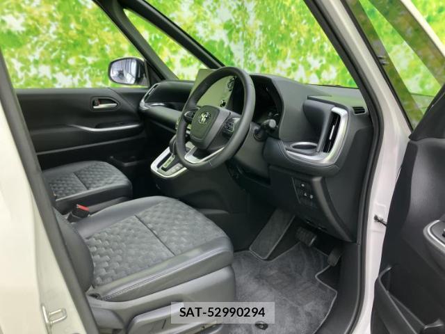 Toyota VOXY 2023-09 8878380-3