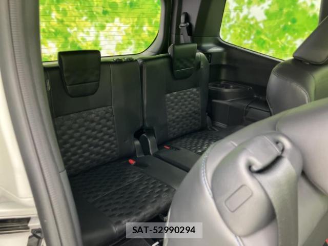 Toyota VOXY 2023-09 8878380-5