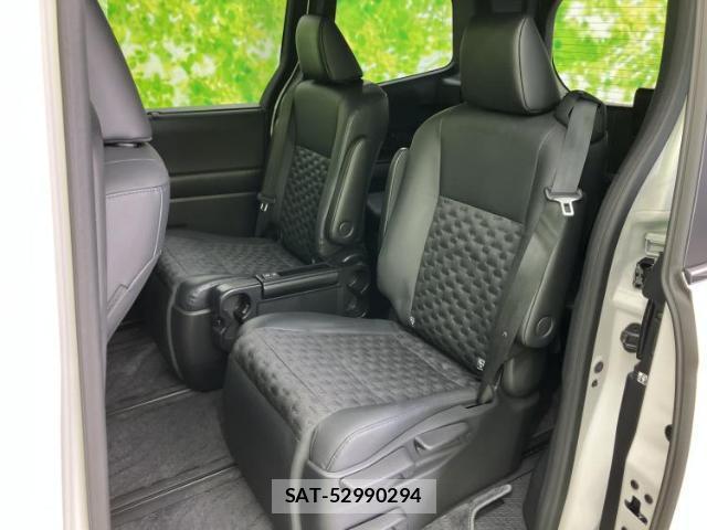 Toyota VOXY 2023-09 8878380-7