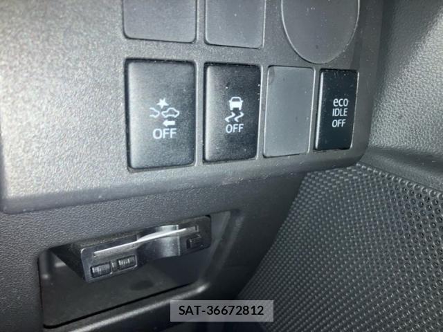 Daihatsu WAKE 2015-11 8877456-16