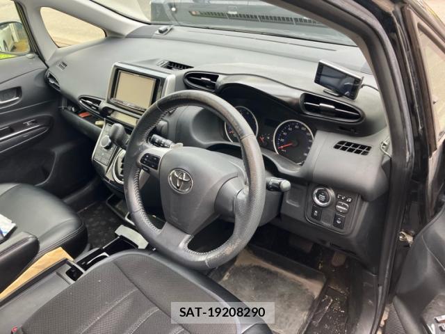 Toyota WISH 2013-09 8876310-17