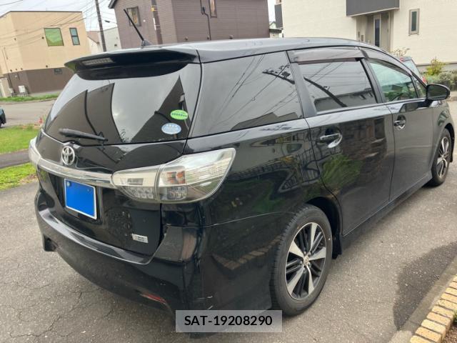 Toyota WISH 2013-09 8876310-2