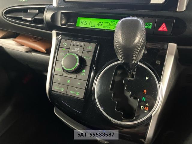 Toyota WISH 2011-11 8877044-18