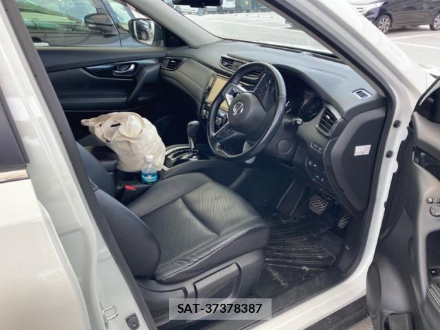 Nissan X-TRAIL 2019-09 8876028-6