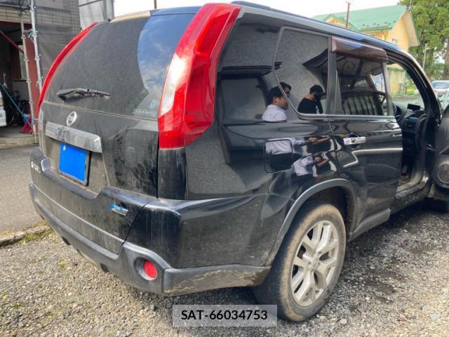 Nissan X-TRAIL 2010-08 8876385-2