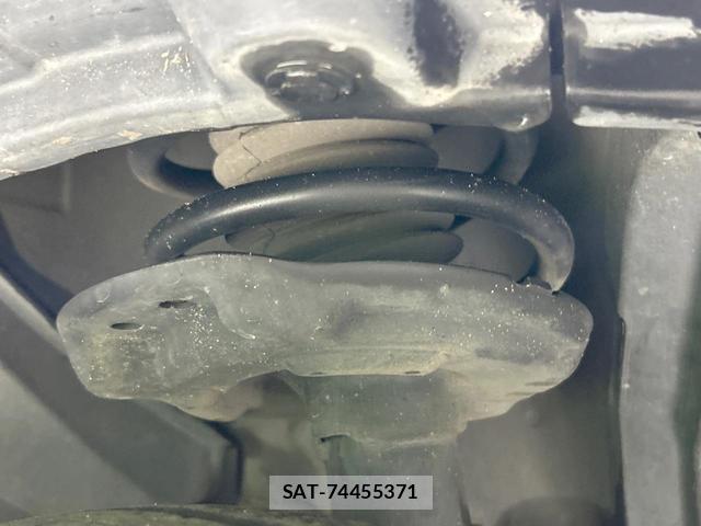 Nissan X-TRAIL 2016-10 8876663-18