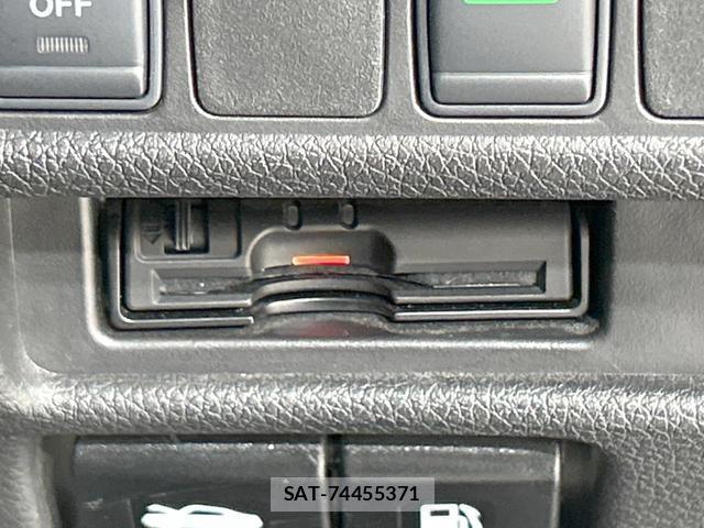 Nissan X-TRAIL 2016-10 8876663-6