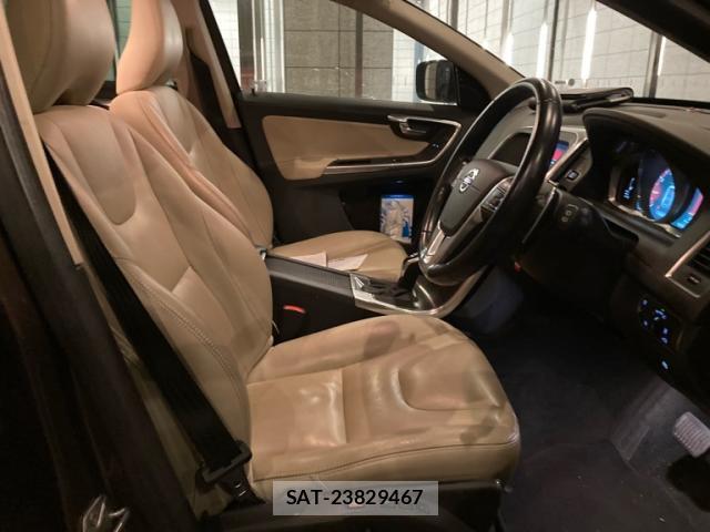 Volvo XC60 2015-03 8876260-14