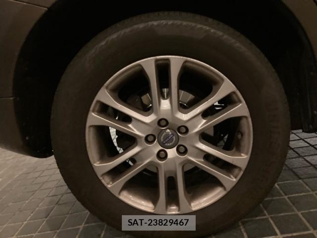 Volvo XC60 2015-03 8876260-3