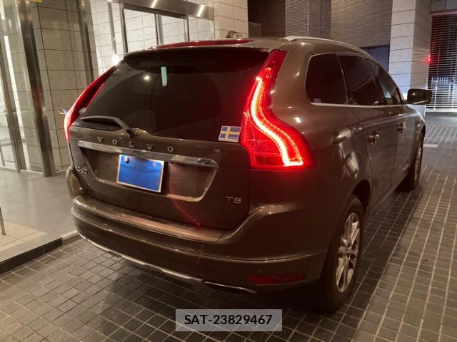 Volvo XC60 2015-03 8876260-4
