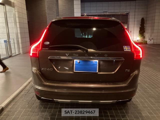 Volvo XC60 2015-03 8876260-5