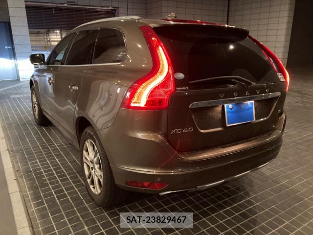 Volvo XC60 2015-03 8876260-6