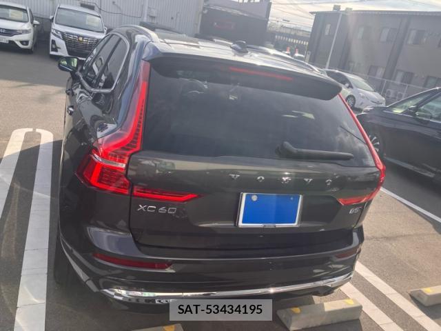 Volvo XC60 2022-03 8877085-1