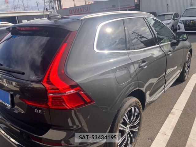 Volvo XC60 2022-03 8877085-13