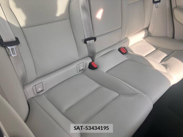 Volvo XC60 2022-03 8877085-8