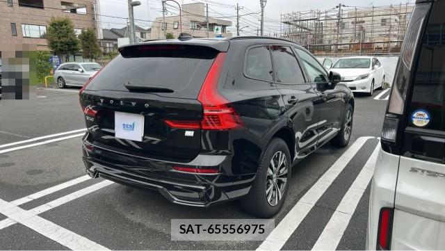 Volvo XC60 2022-12 8877156-12