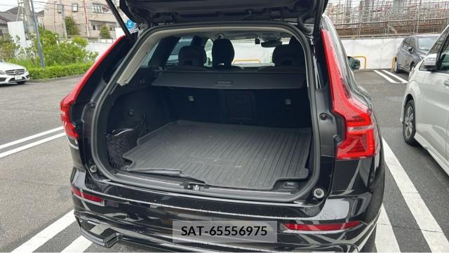 Volvo XC60 2022-12 8877156-17