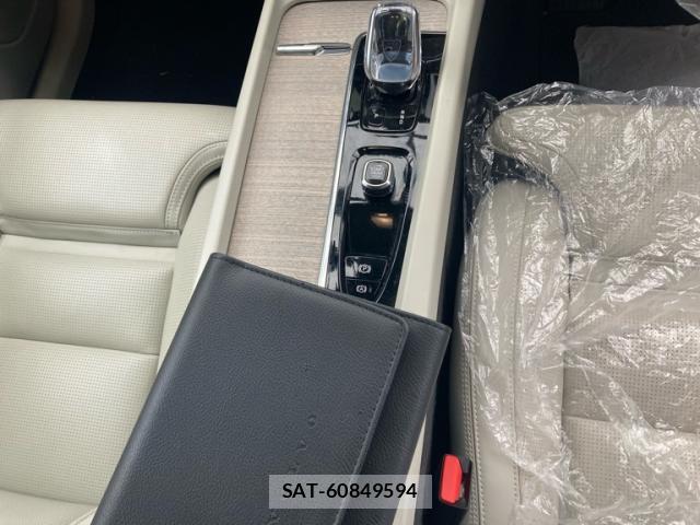 Volvo XC60 2021-10 8877411-11