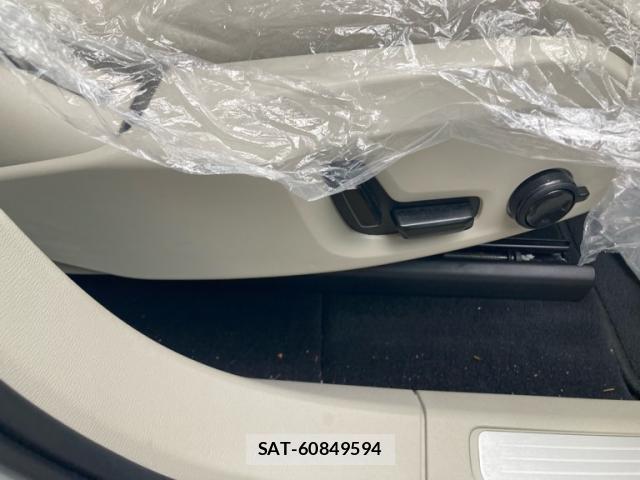 Volvo XC60 2021-10 8877411-17
