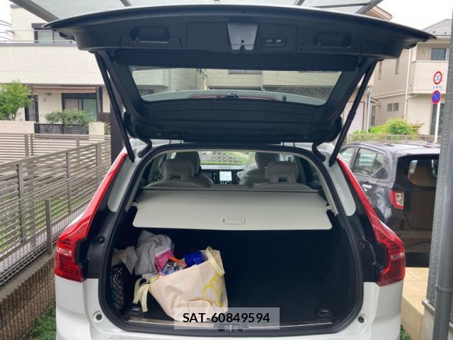 Volvo XC60 2021-10 8877411-4