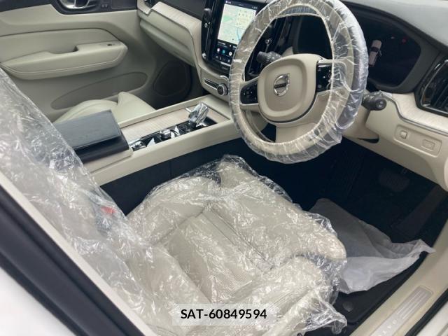 Volvo XC60 2021-10 8877411-6