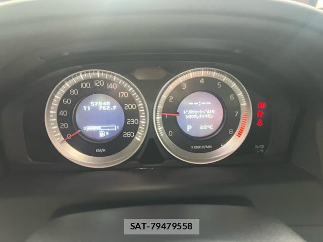 Volvo XC60 2011-09 8877447-11
