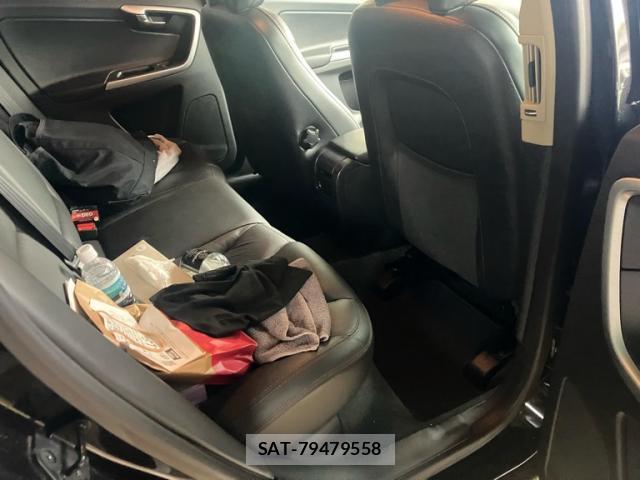 Volvo XC60 2011-09 8877447-16