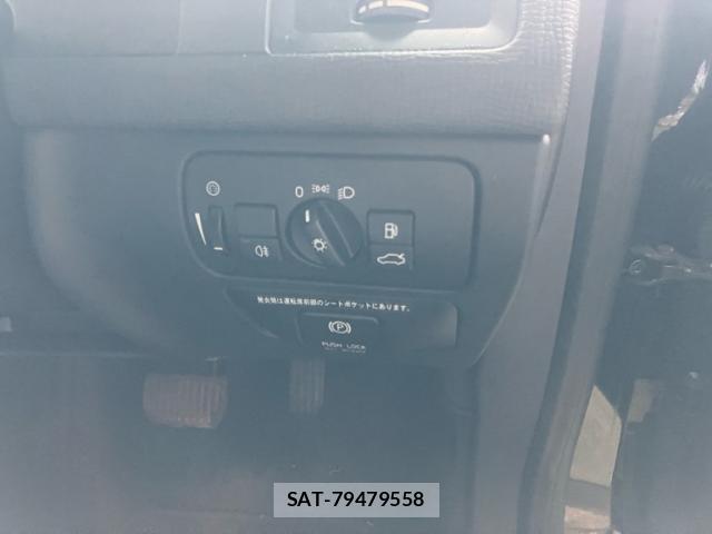Volvo XC60 2011-09 8877447-18