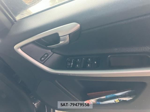 Volvo XC60 2011-09 8877447-19