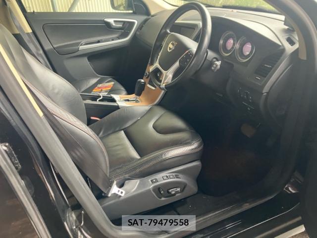 Volvo XC60 2011-09 8877447-8