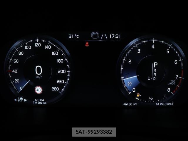 Volvo XC90 2016-12 8875943-12