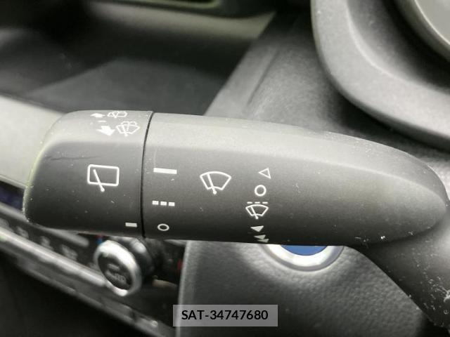 Toyota YARIS CROSS 2023-07 8877019-15