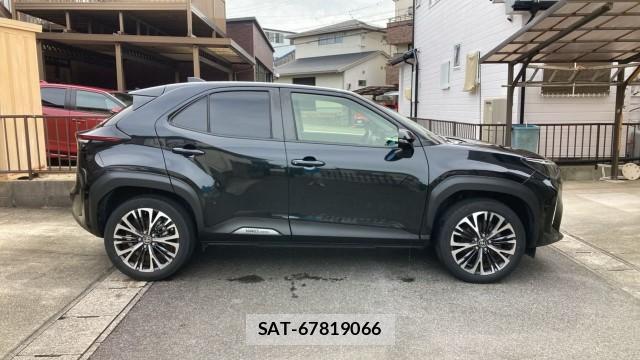 Toyota YARIS CROSS 2021-05 8877178-10