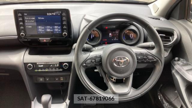 Toyota YARIS CROSS 2021-05 8877178-16