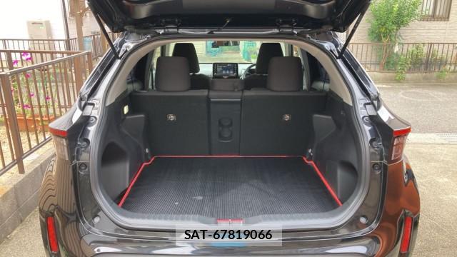 Toyota YARIS CROSS 2021-05 8877178-17