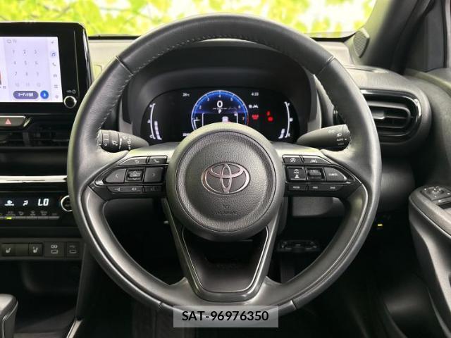 Toyota YARIS CROSS 2024-06 8877213-12