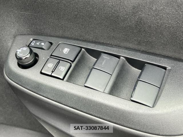 Toyota YARIS CROSS 2024-01 8877945-7