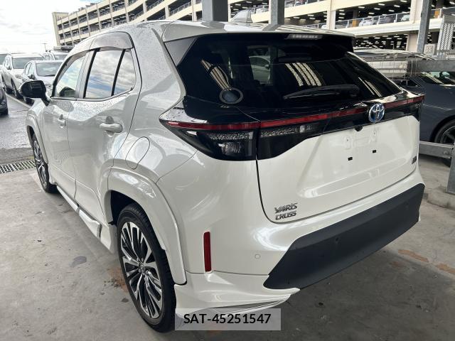 Toyota YARIS CROSS 2021-08 8877973-1