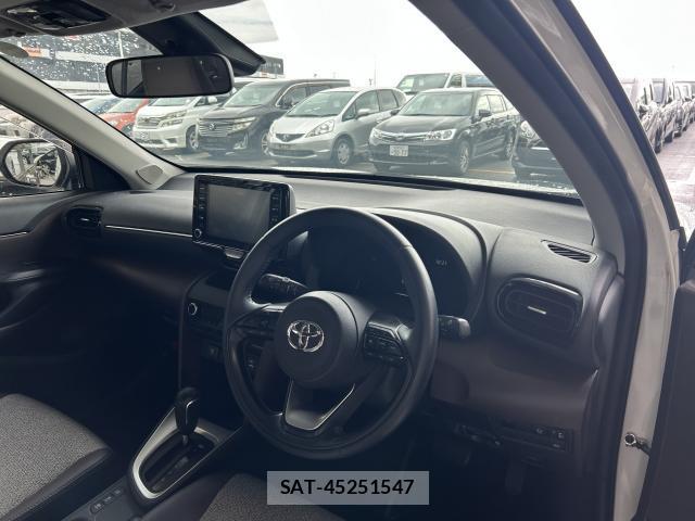 Toyota YARIS CROSS 2021-08 8877973-2